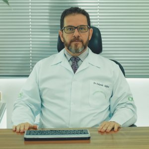 Dr. Eduardo Stefani